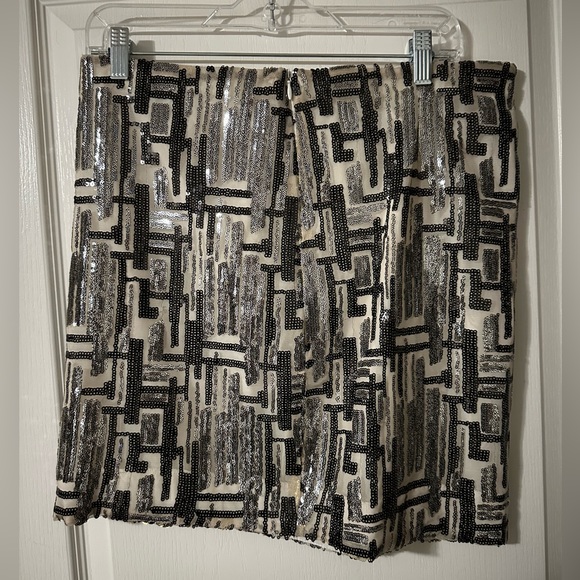 RW&Co geometric shape sequin skirt - Picture 2 of 4